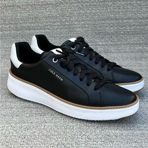 COLE HAAN GrandPro Topspin Black Leather Sneaker Women's
Size 9 US